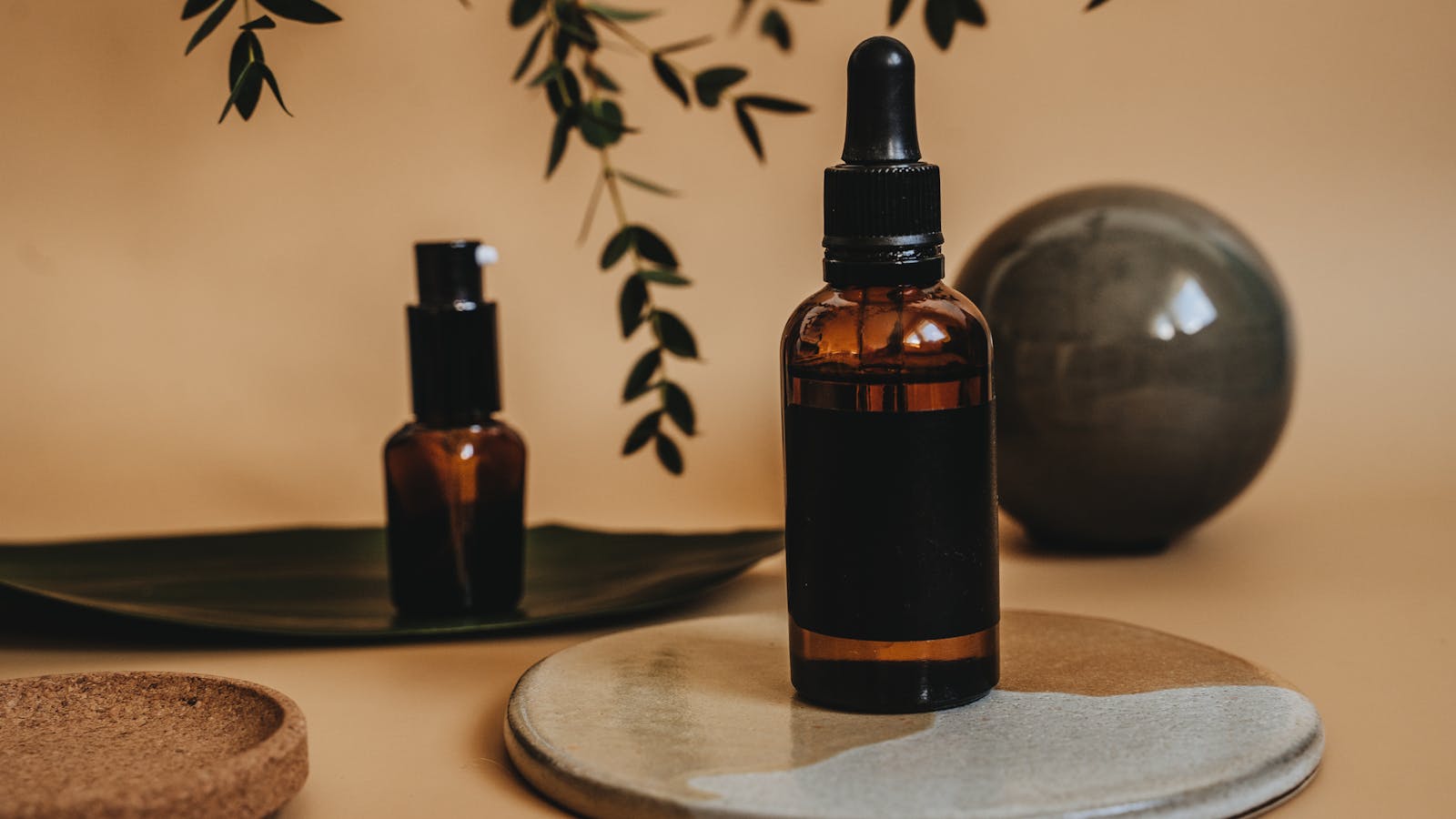 Aceite esencial de árbol de té para el cuidado de la piel
