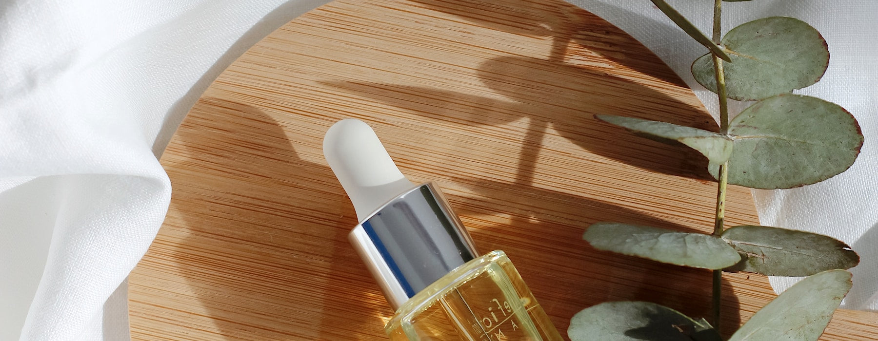 Rutinas y Packs LEVIKA - Sérum natural con ingredientes botánicos